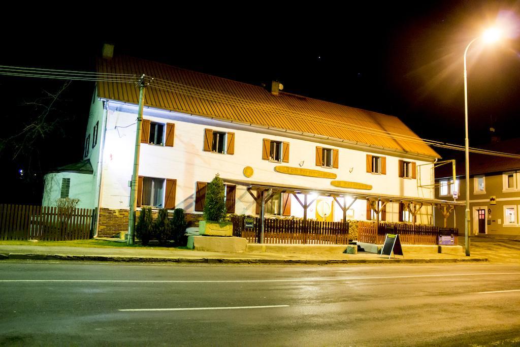 Pension U Pristavu Pomezi nad Ohri Exterior photo